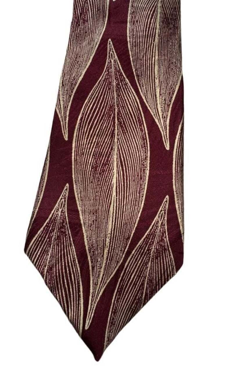 Guy Laroche Couture Burgundy and Gold Leaf Pattern 100% Silk Necktie